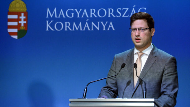 Gulyás Gergely: bevándorláspárti erők támadtak a Fideszre