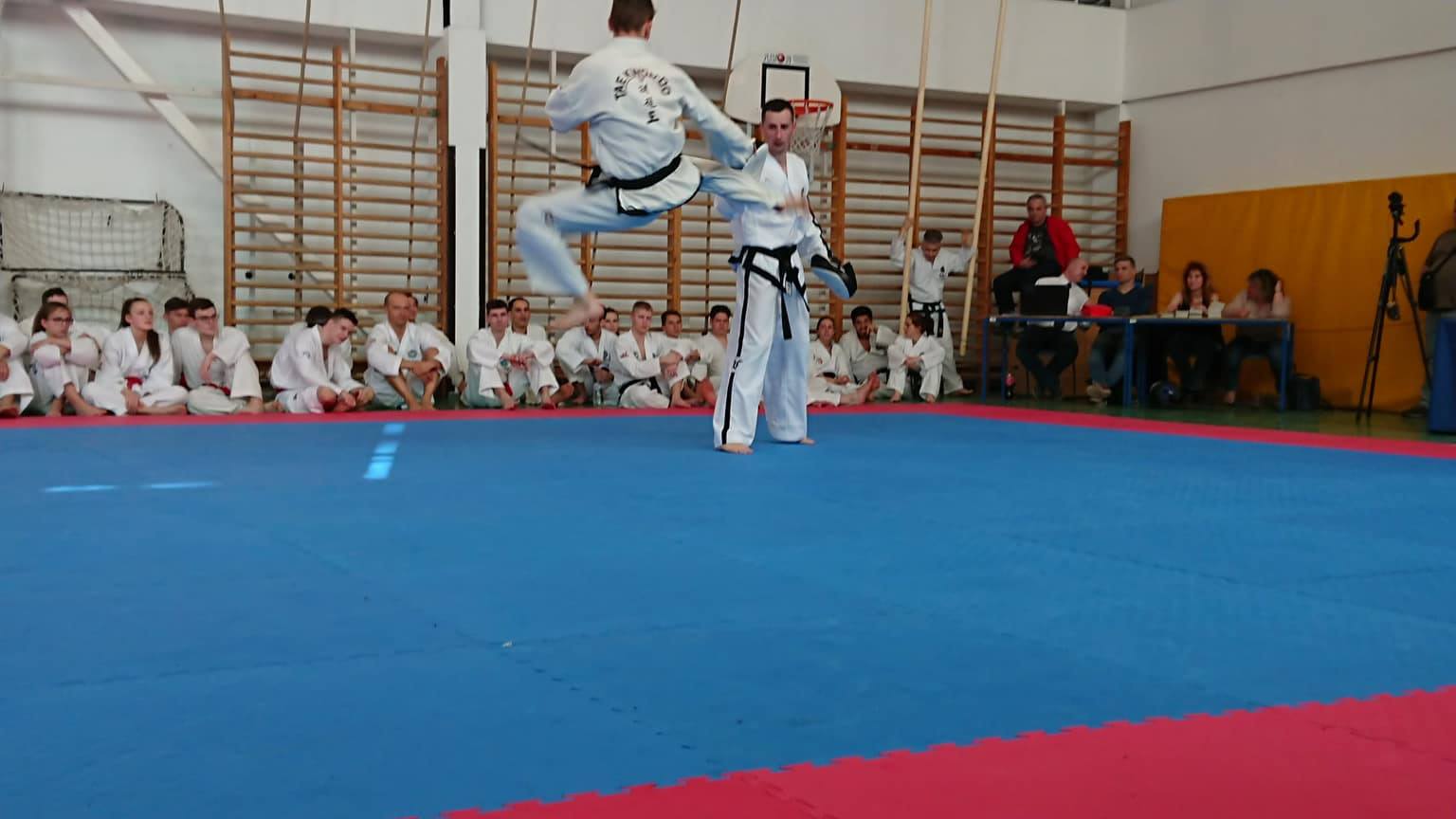 Három új Taekwon-do mesterfokozatnak örülhettek a vásárhelyiek 5