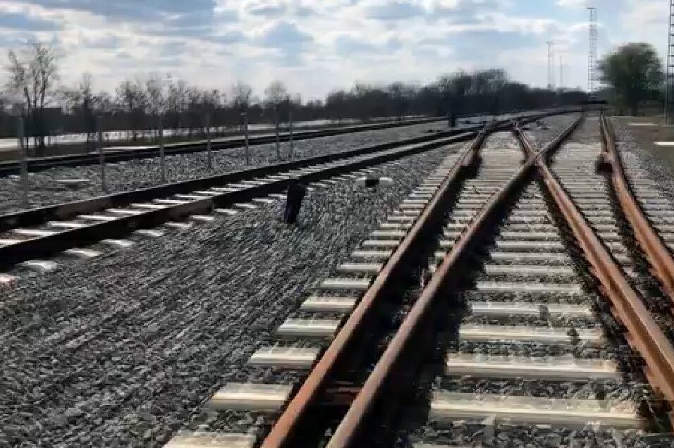 Lázár János: a tervek szerint haladunk a tram-trainnel