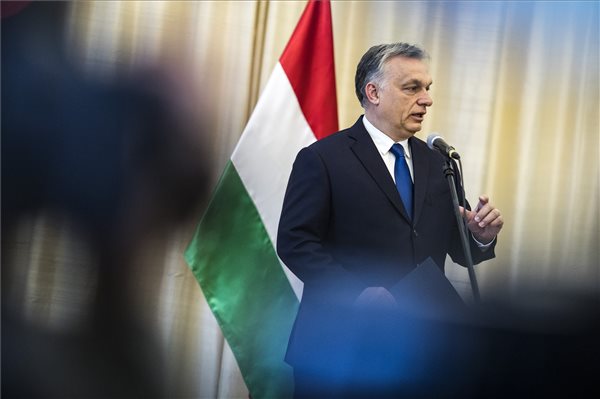 Orbán: aki falakat akar bontani, annak előbb el kell menni a falig