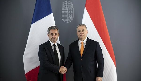 Orbán és Sarkozy szövetségéről ír a Le Figaro