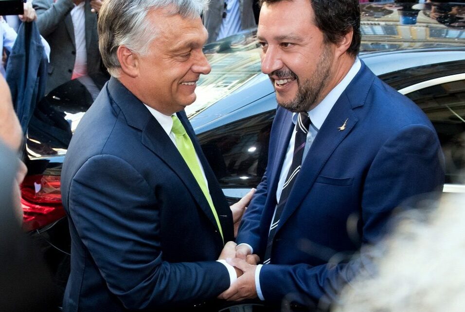 Salvini: őrültség lenne a Fidesz kizárása az Európai Néppártból