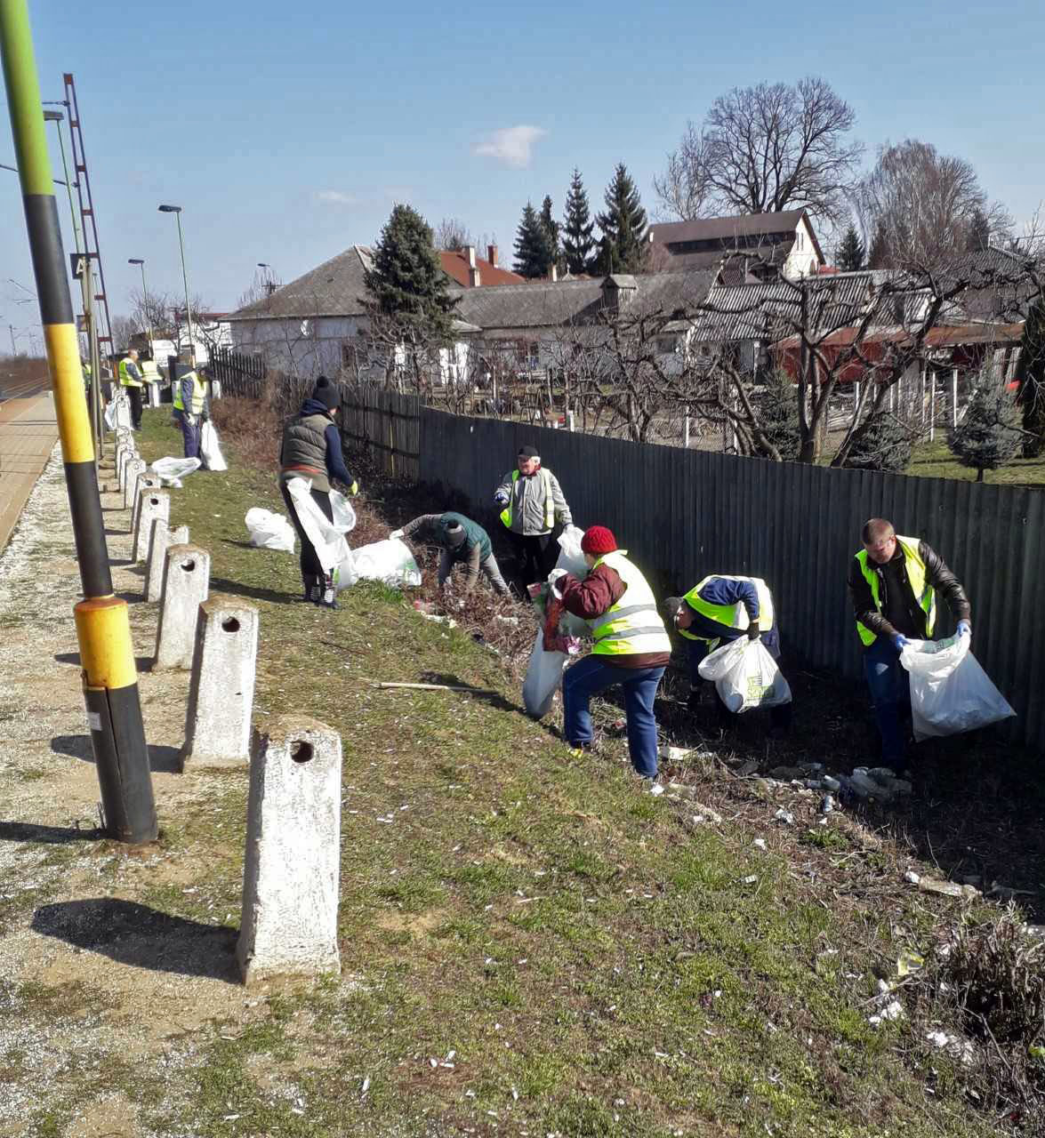 Több mint 1800 zsák szemetet gyűjtöttek össze vasutasok 3