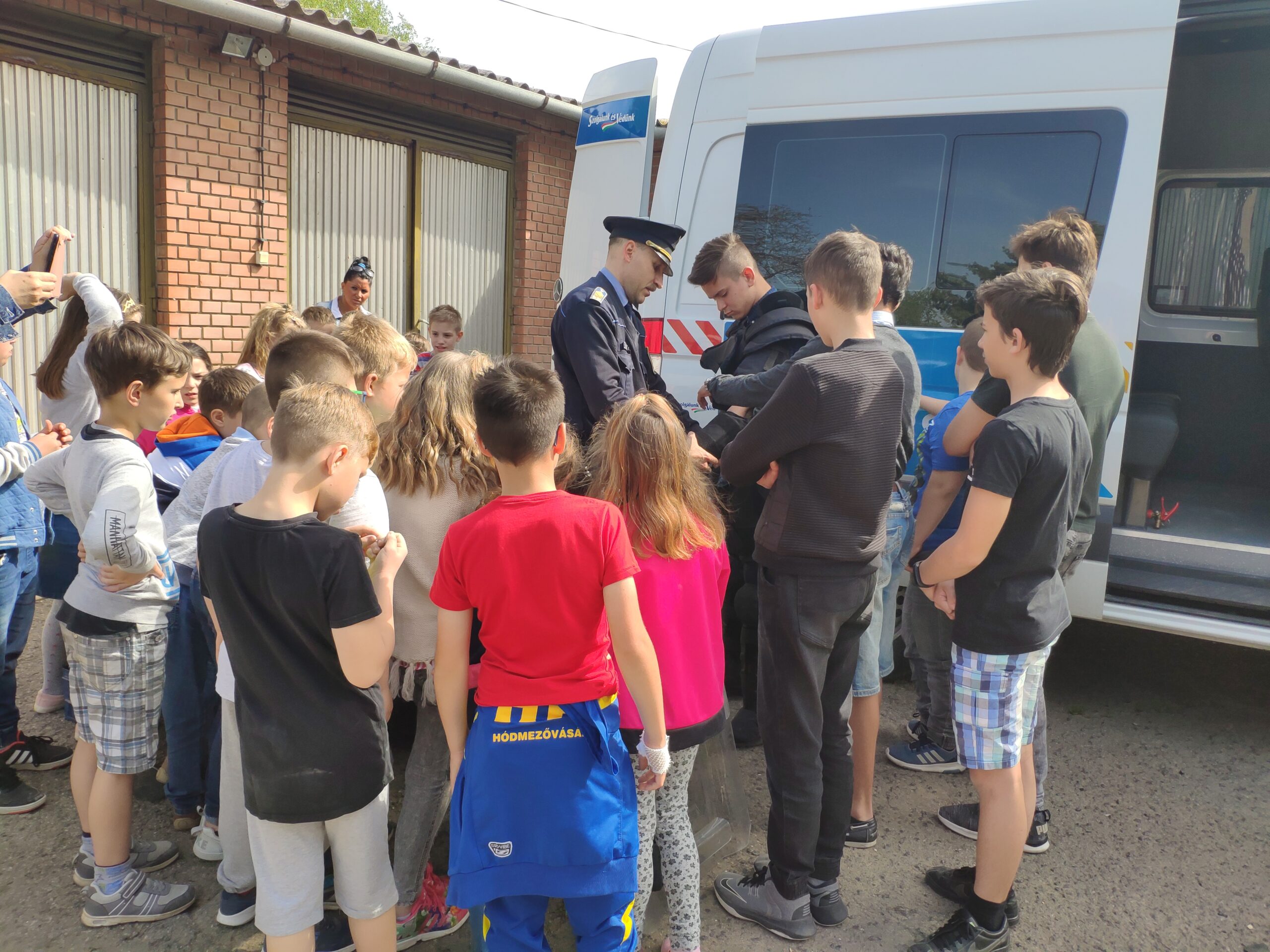 Egy napra igazi rendőrök lettek a vásárhelyi apróságok 2