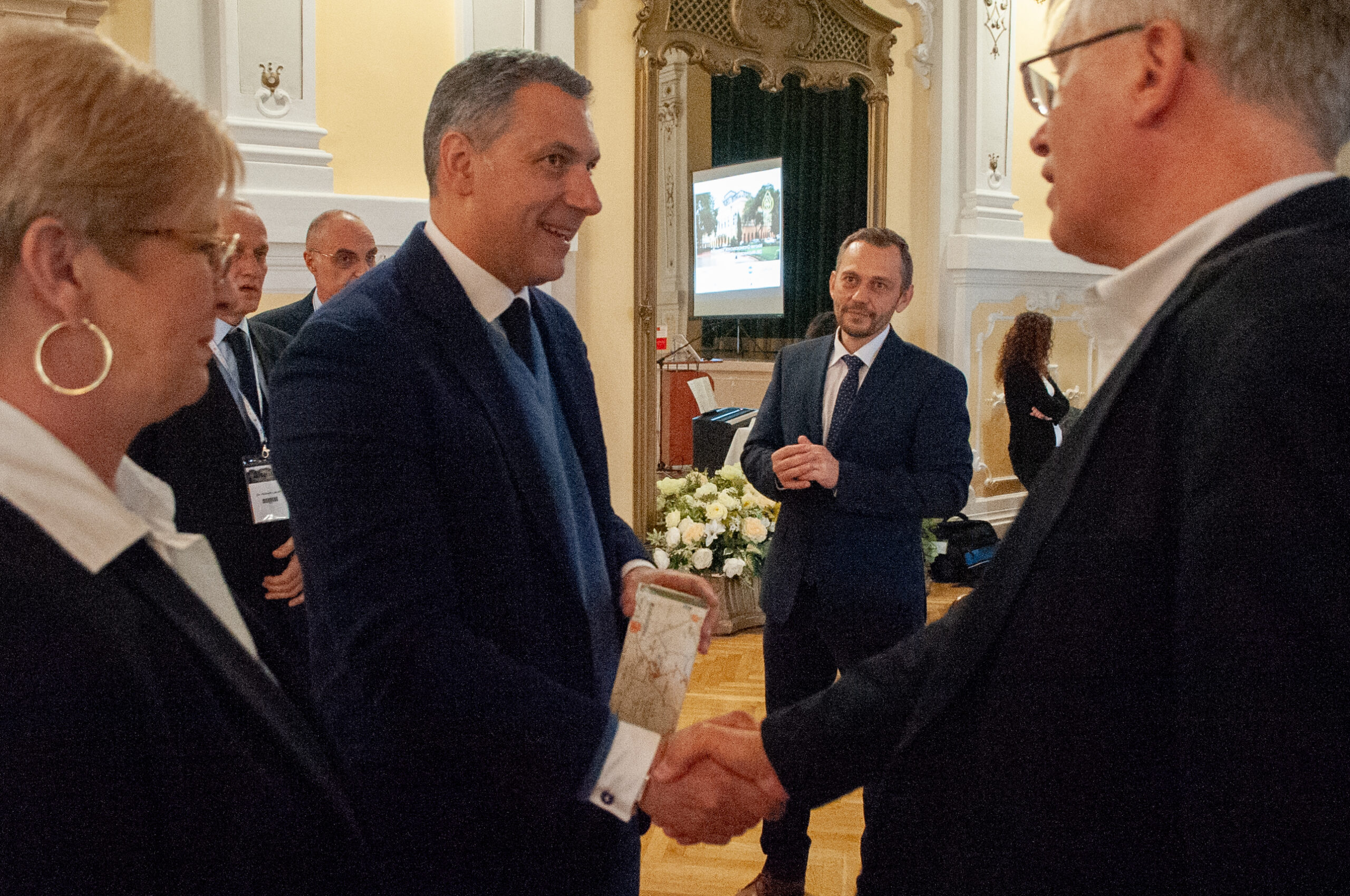 Lázár János részt vett Hódmezővásárhelyen a gyermekorvosok konferenciáján