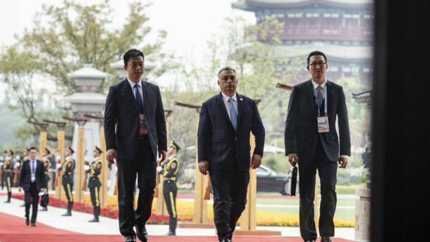 Orbán Pekingben: az elmúlt évtized értékes politikai leckéire alapozhatjuk válaszainkat az átalakuló világrend kihívásaira