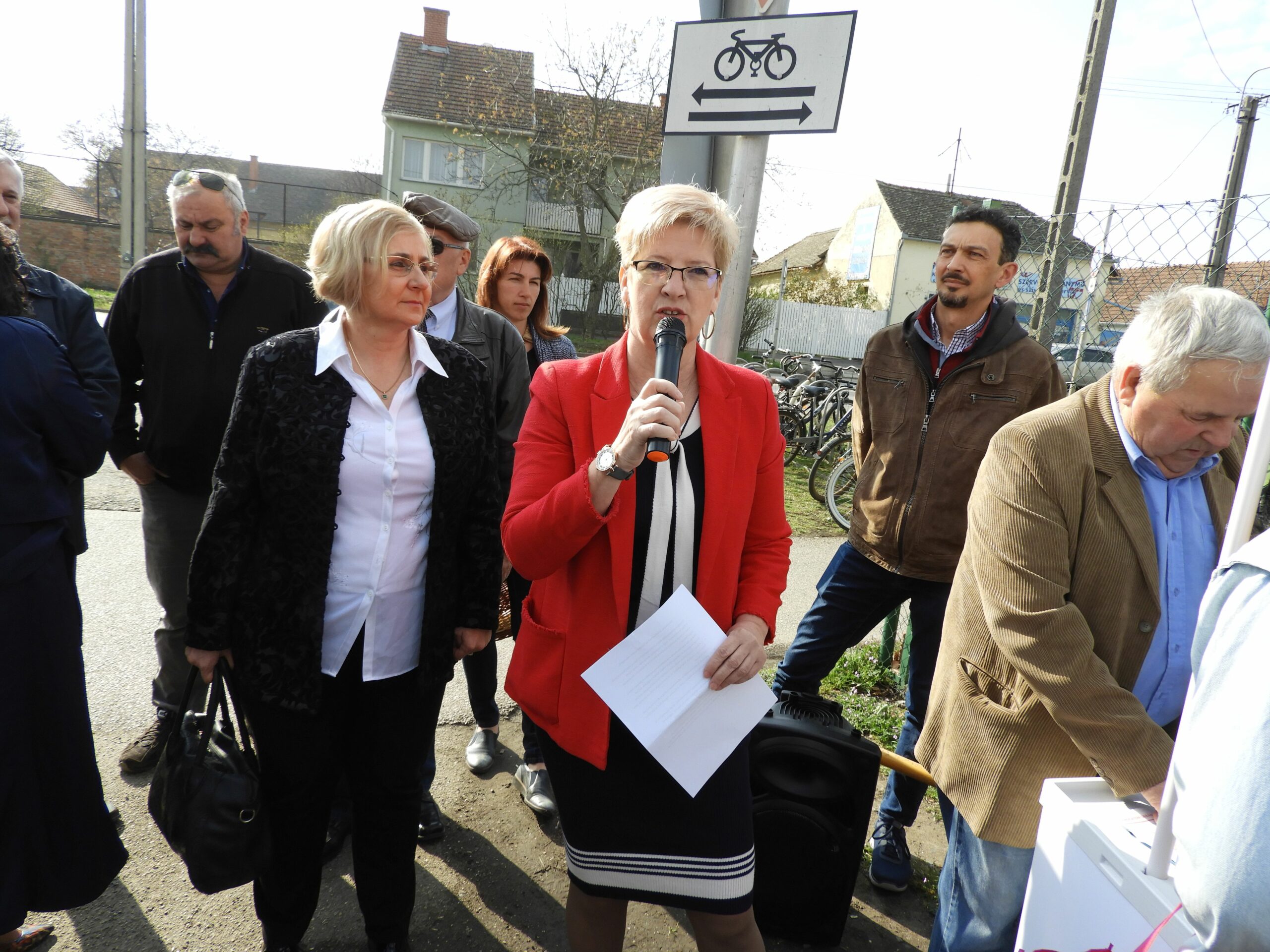 Vásárhelyen is megkezdte az aláírásgyűjtést a Fidesz a migráció ellen 9