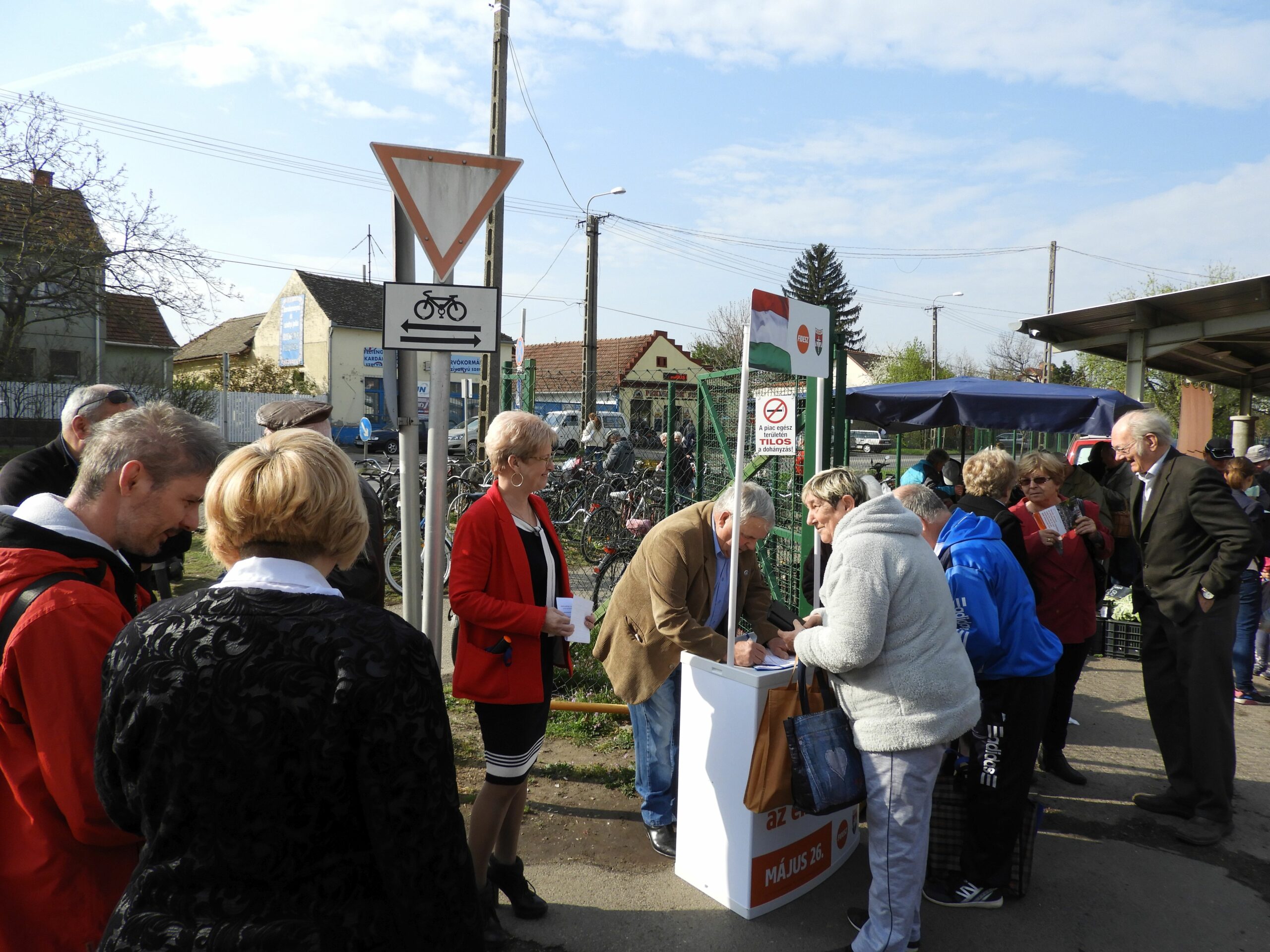 Vásárhelyen is megkezdte az aláírásgyűjtést a Fidesz a migráció ellen 5
