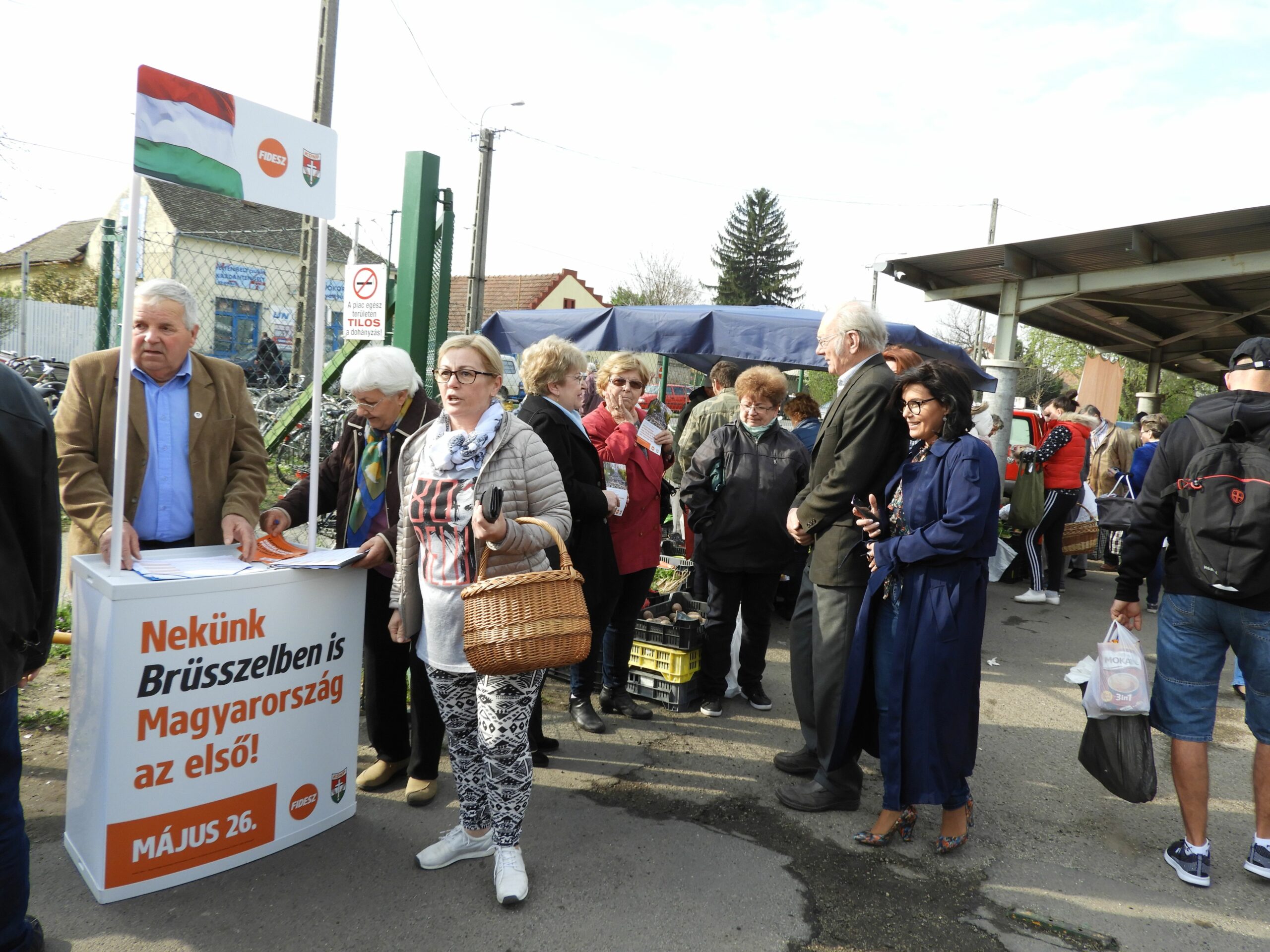 Vásárhelyen is megkezdte az aláírásgyűjtést a Fidesz a migráció ellen 7