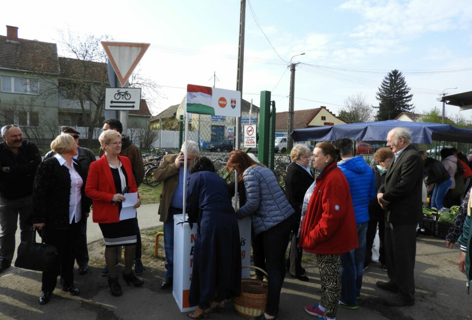 Vásárhelyen is megkezdte az aláírásgyűjtést a Fidesz a migráció ellen 8
