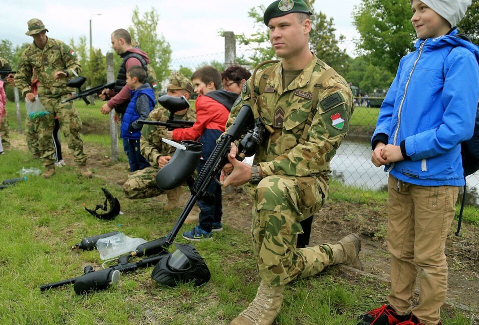 Több százan érdeklődtek a Vásárhelyen megrendezett NATO nap iránt (Fotók) 1