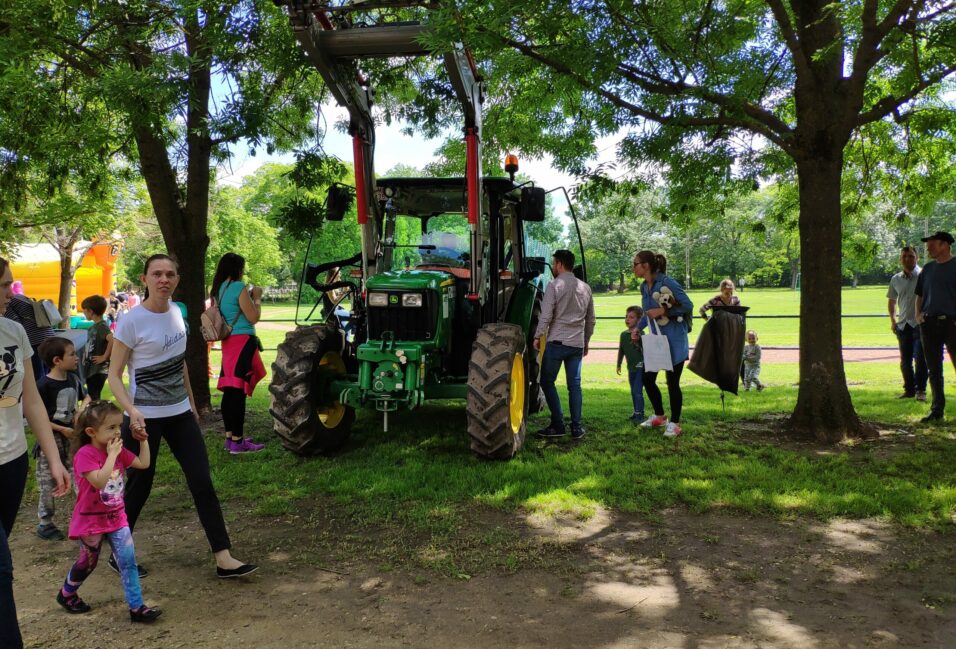 Traktor nélkül nincs Székkutason gyereknap!