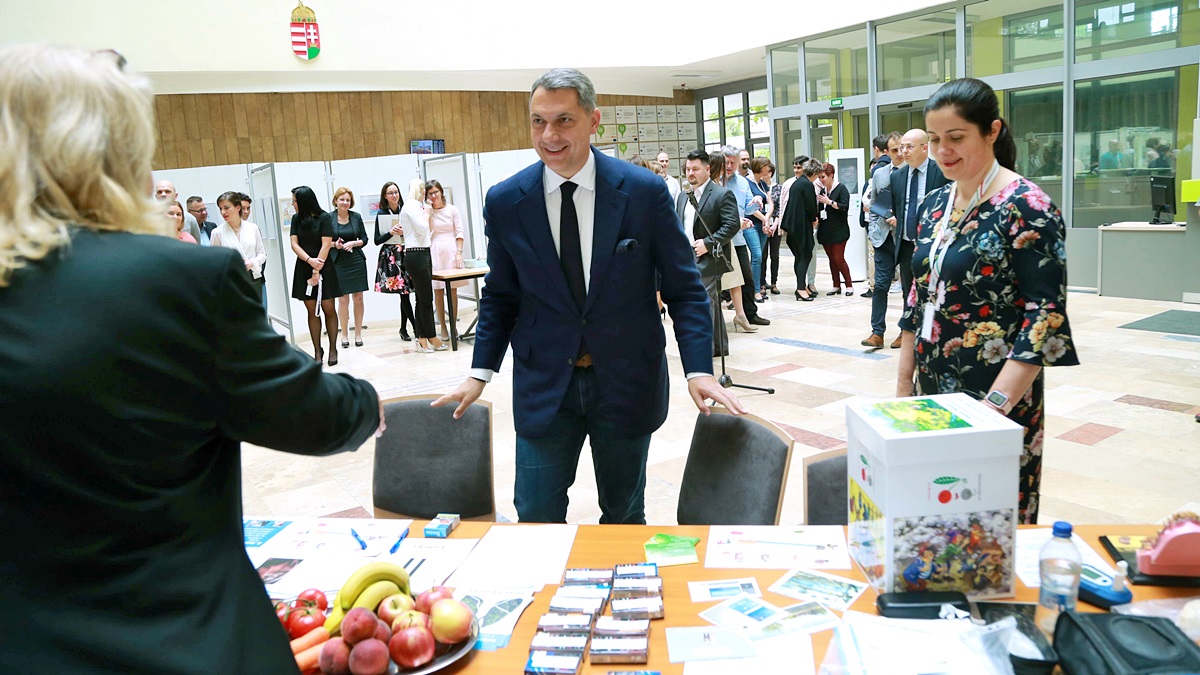 Lázár János: az embernek kötelessége saját egészsége érdekében lépéseket tenni 9