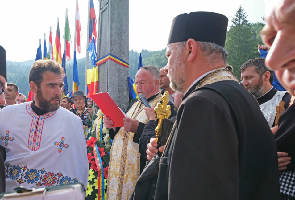 Megdöbbentő az úzvölgyi katonai temető román meggyalázása 1