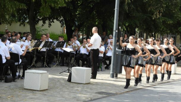 Térzene a Kossuth téren Múzeumok Éjszakája 17