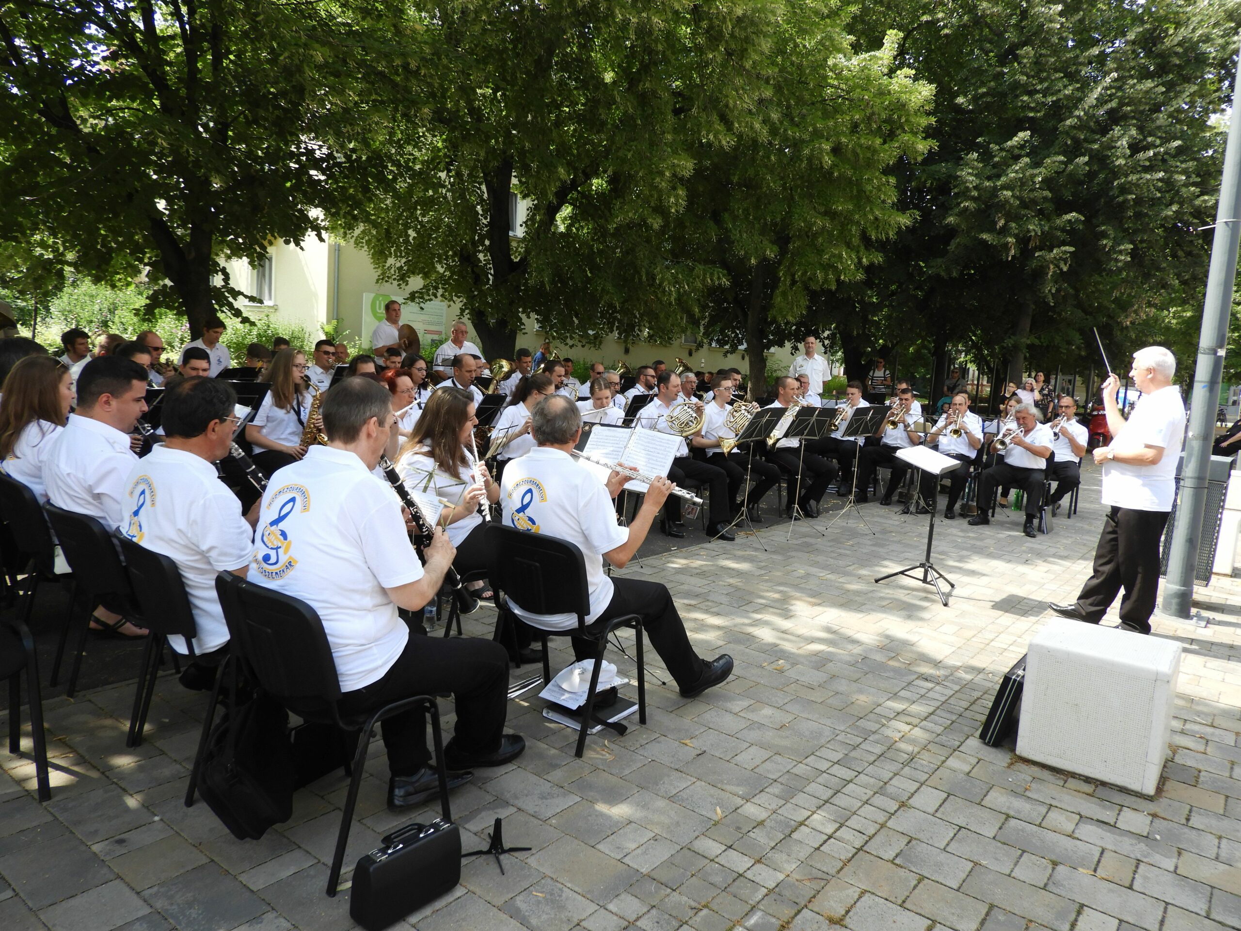 Térzene a Kossuth téren Múzeumok Éjszakája 1