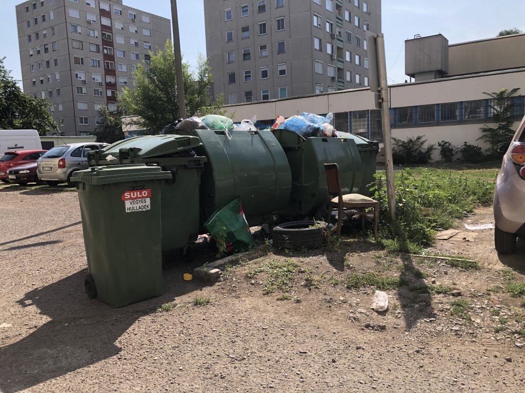 Szemét Éva utca