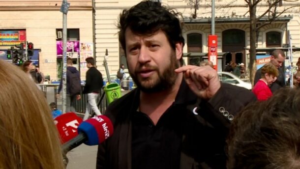 „Hogy nem szakad le az arcod?” – Kamerák előtt esett egymásnak Puzsér és Karácsony embere