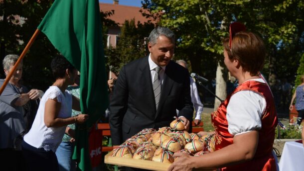 Lázár János: az a feladatunk, hogy erős közösséget szervezzünk 2