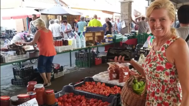 Walterné Böngyik Terézia kovászos uborkát készít! Mutatjuk: