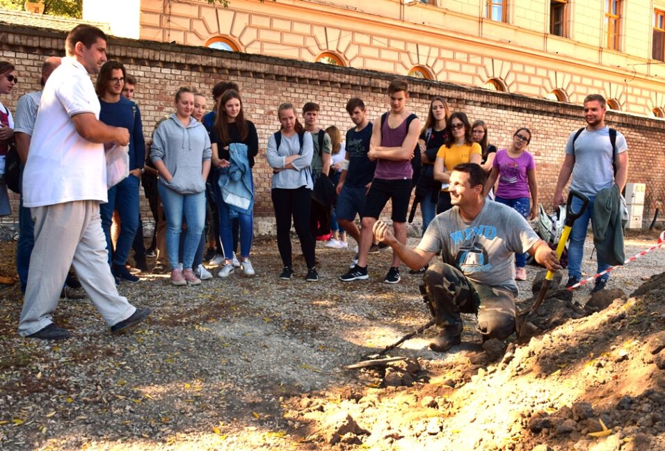 A második századdal találkoztak a 21. század gimnazistái