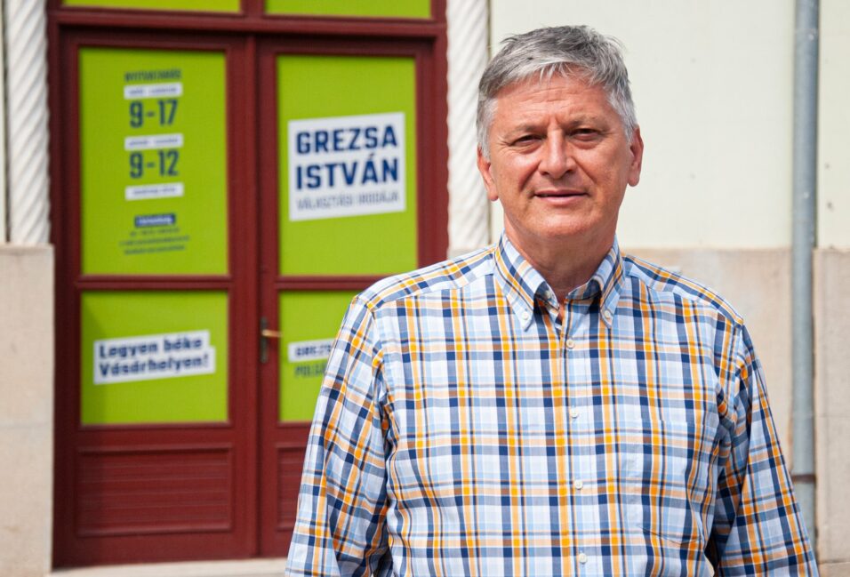 Fogadóórát tart Grezsa István a választási irodájában