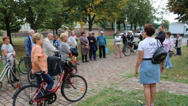 Közelebbről is megismerhették Vásárhely köztéri szobrait