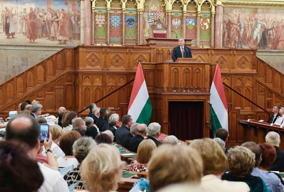 Orbán: mutassuk meg a világnak, milyen a keresztény szabadságra épített élet!