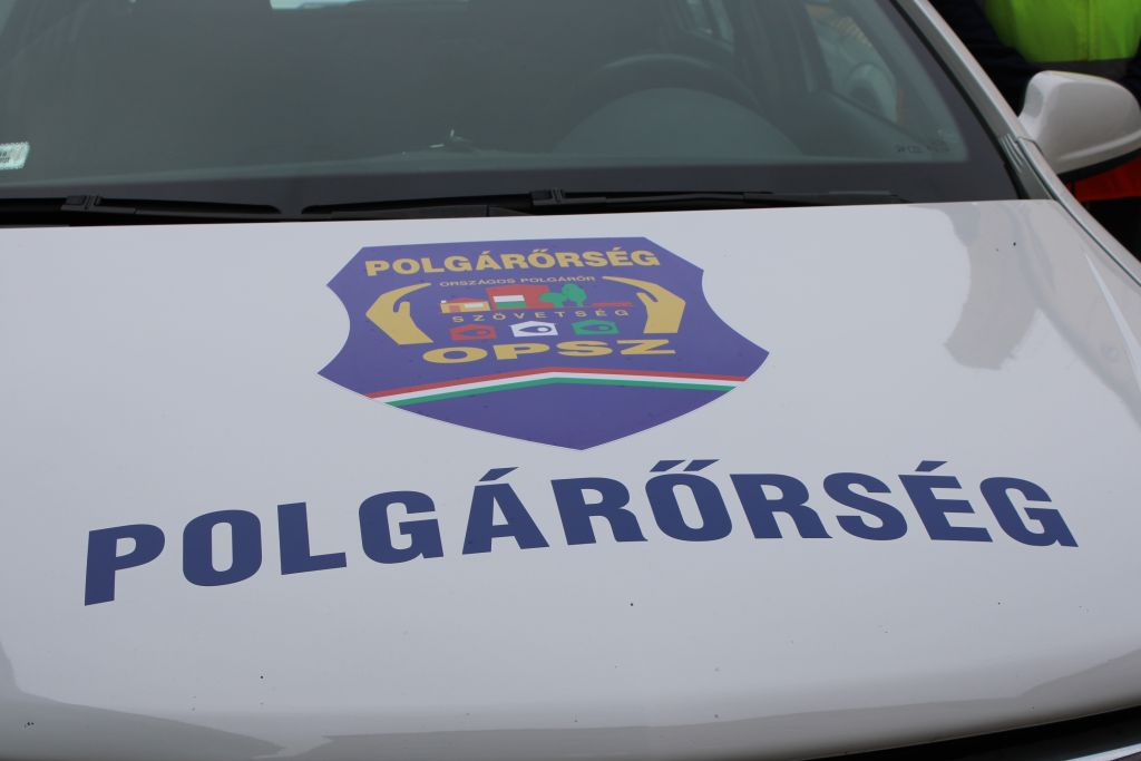 Új gépkocsikat kaptak a polgárőrök a rendőröktől a megyében 4