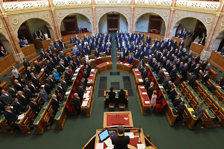 A Fidesz frakció kész a gyermeket nevelő családok támogatásának bővítésére