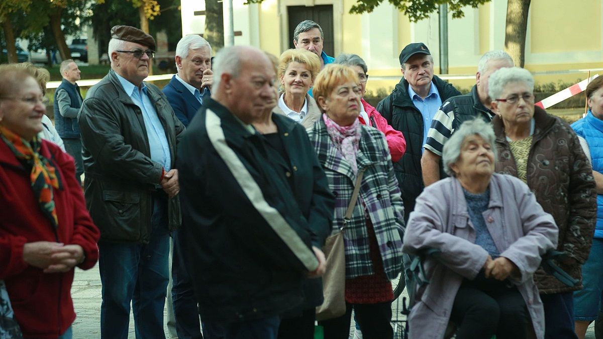 „Fel kell emelkedni a fotelból vasárnap” – jubileumi fórumot tartott Grezsa 8