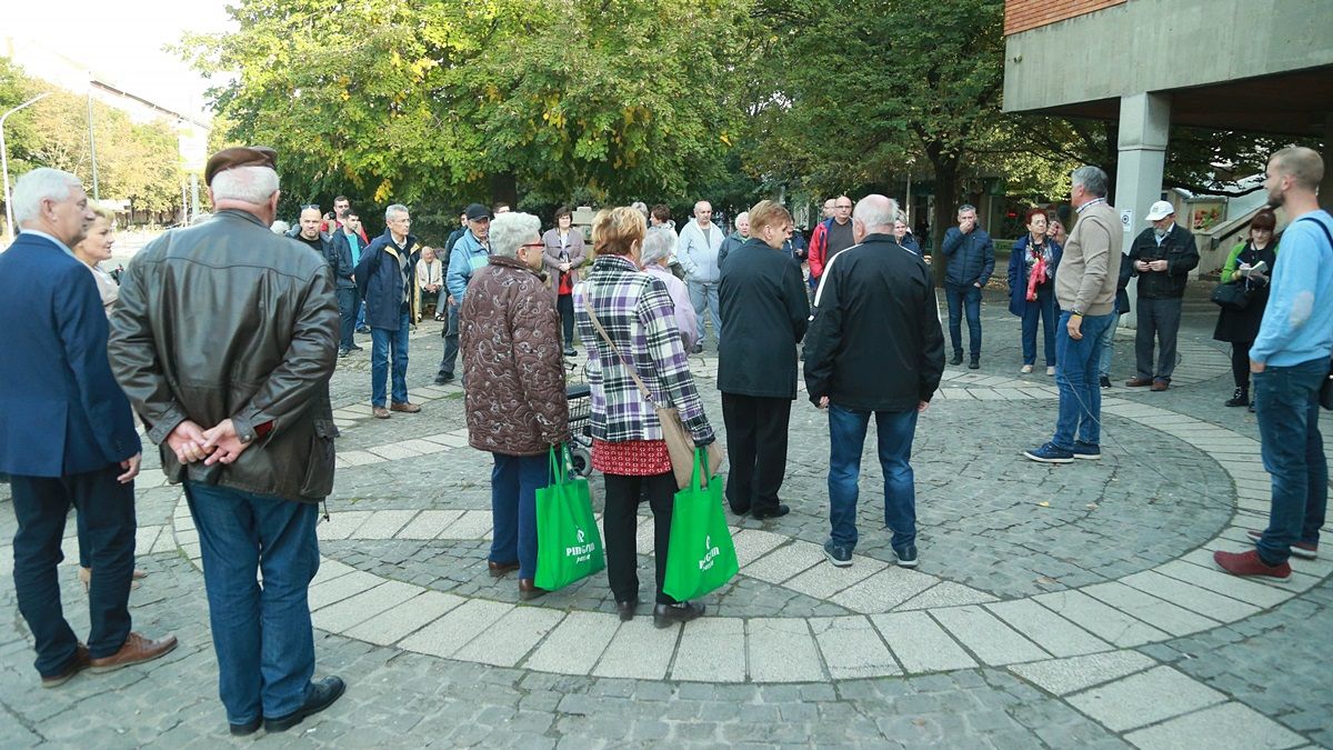 „Fel kell emelkedni a fotelból vasárnap” – jubileumi fórumot tartott Grezsa