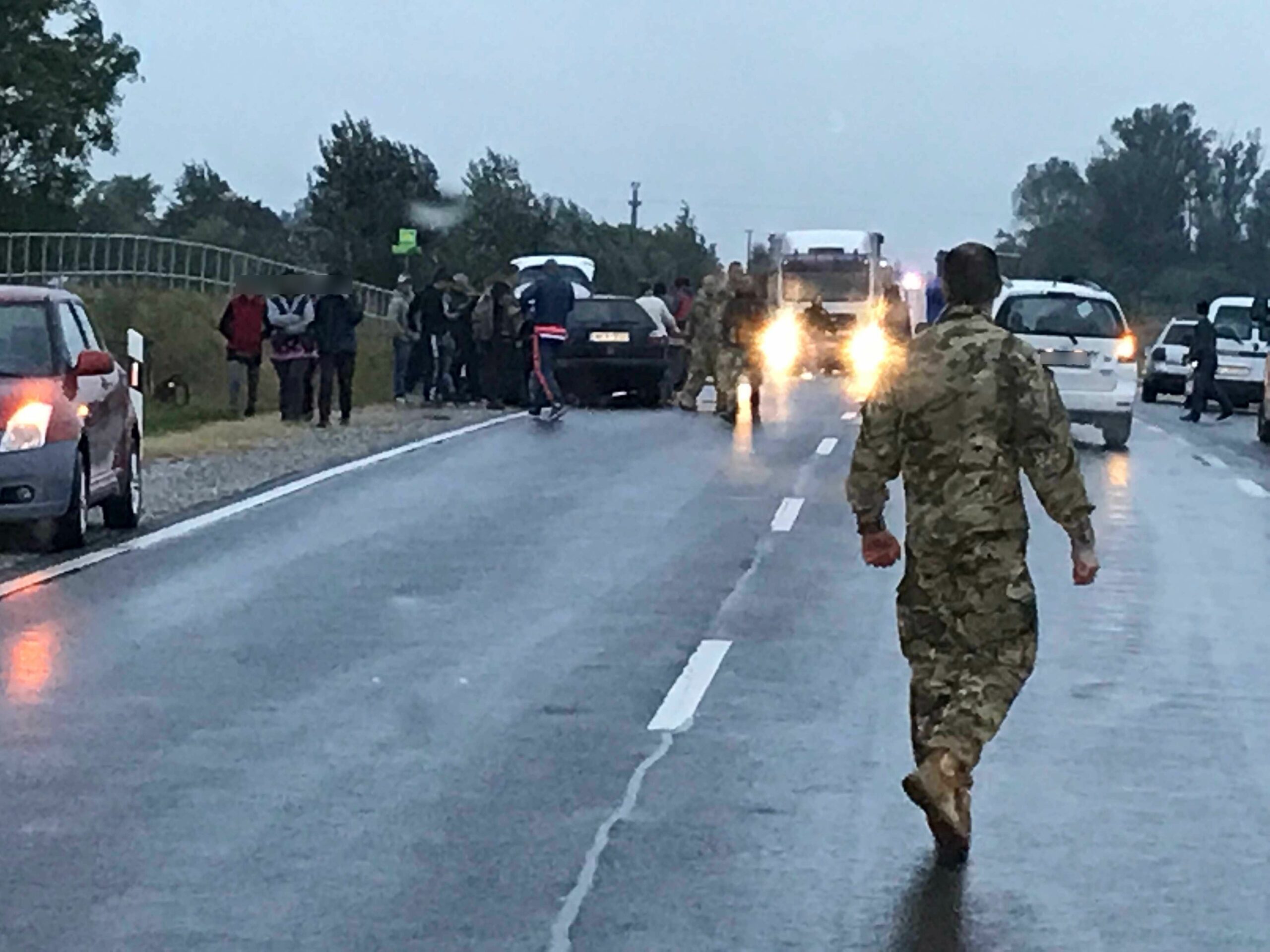 Frontálisan ütközött két autó a Sóshalomnál – teljes útzár! 1