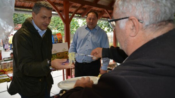 Lázár János: Pitvaroson jó irányba mennek a dolgok!