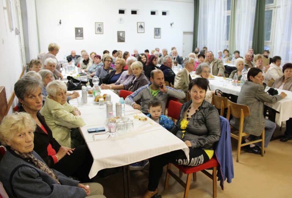 Nótaszóval telt meg a Csúcsi Olvasókör – telt ház mellett énekeltek a híres énekesek 3