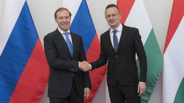 Szijjártó Péter az orosz ipari és kereskedelmi miniszterrel tárgyalt
