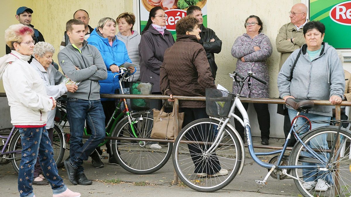 „Tiszta lap és új stílus kell a város élére” – Újvároson és Susánban fórumozott Grezsa 15