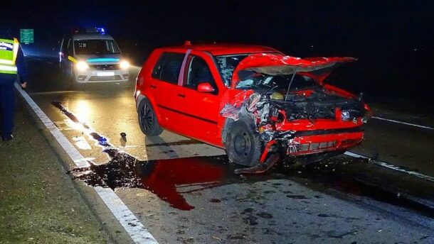 Durva baleset Szentesnél, hárman megsérültek (fotó) 2