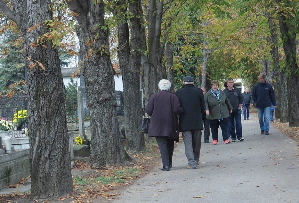 Mindenszentek és Halottak Napja Vásárhelyen 1