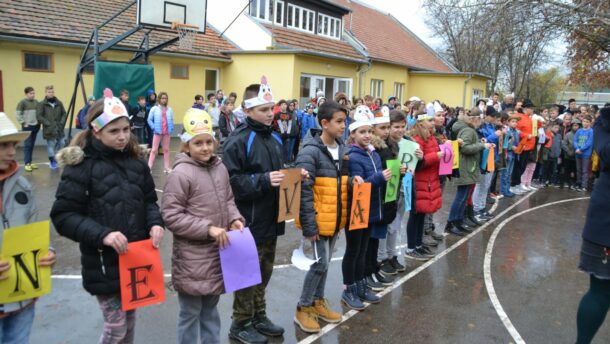 Ne vásárolj semmit! – ezt üzente most a vásárhelyi Szent István Általános Iskola