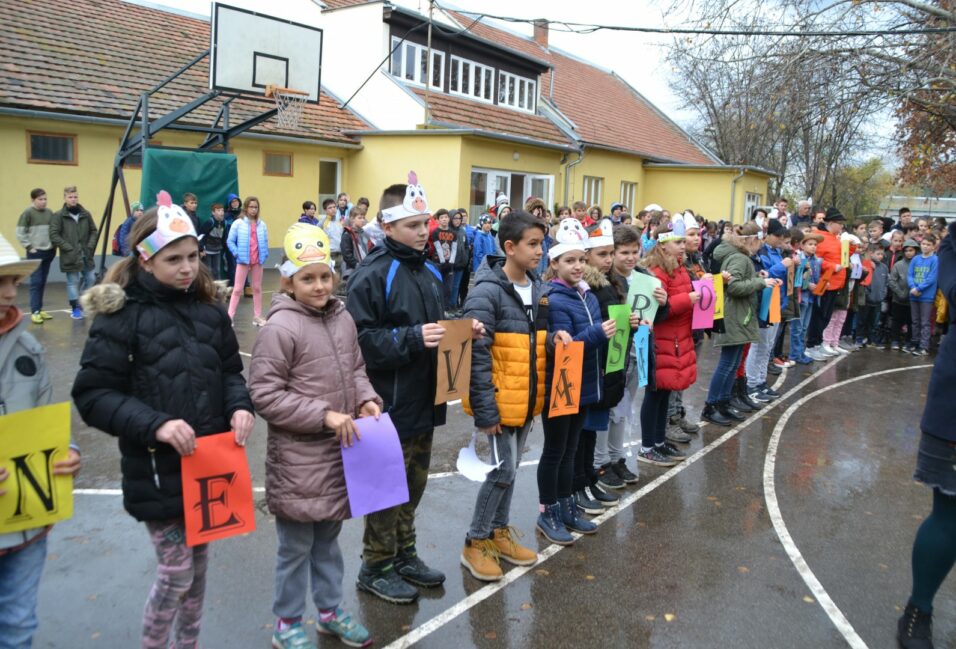 Ne vásárolj semmit! – ezt üzente most a vásárhelyi Szent István Általános Iskola