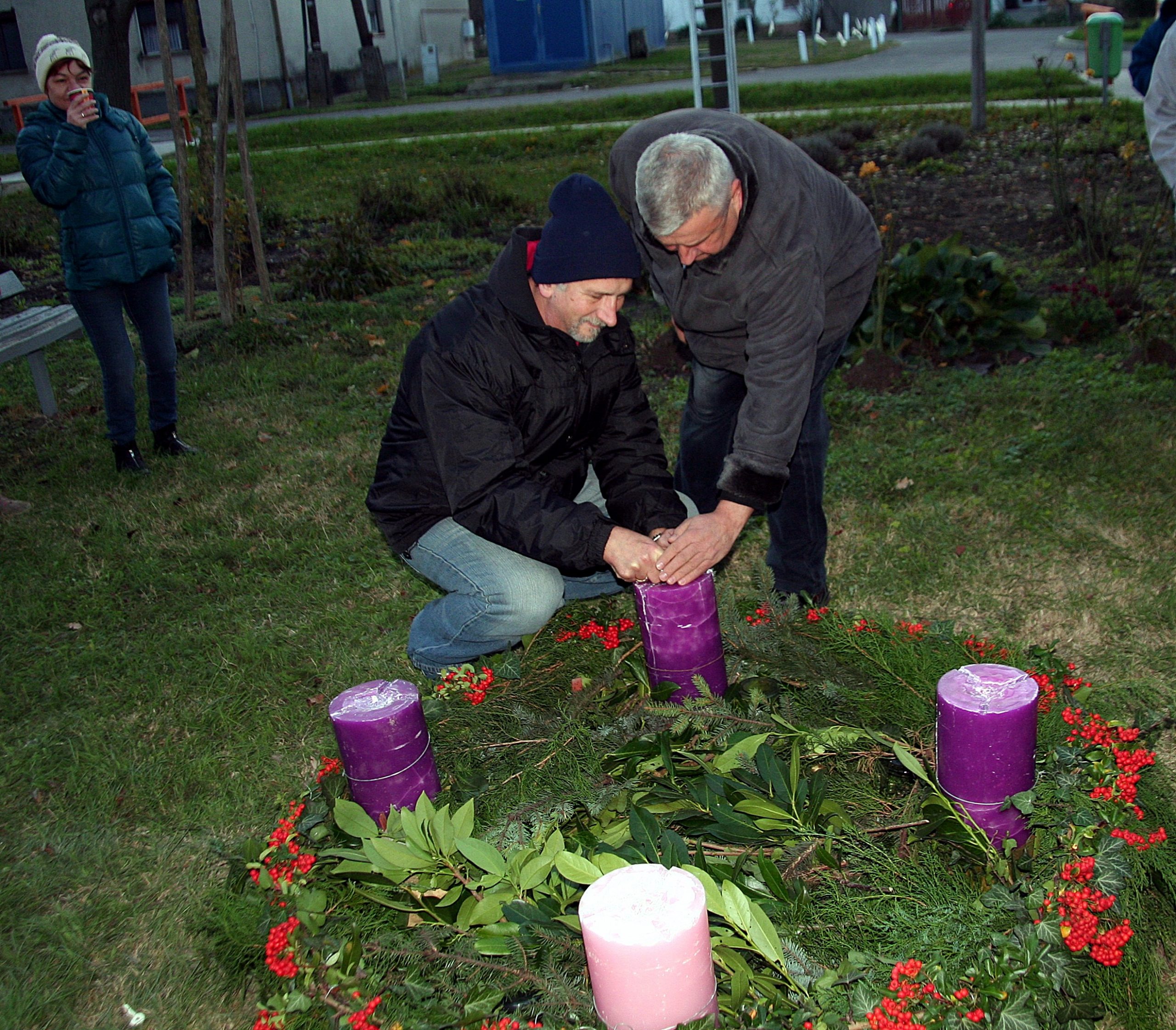 Adventi ünnep Klárafalván, fenyődíszítéssel 16