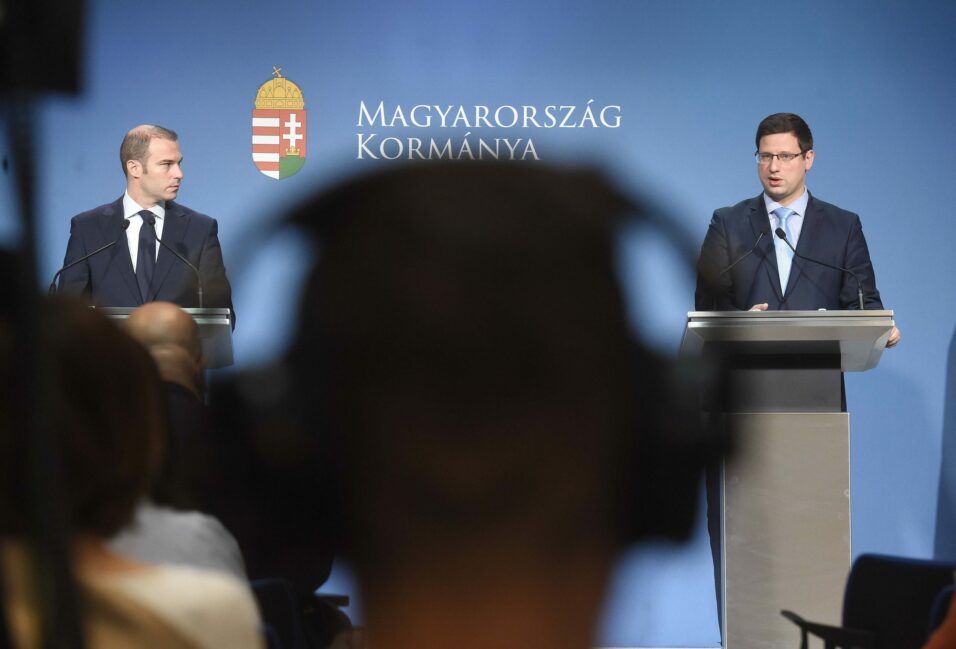Gulyás: a kormány vizsgálja annak a törvénymódosításnak a lehetőségét, hogy ha valaki másnak az életére tör, akkor őt ne lehessen feltételesen szabadlábra bocsátani