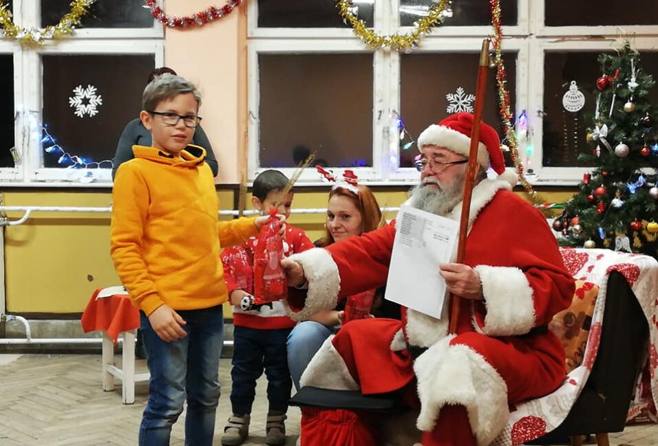 Szikáncson is járt a Mikulás