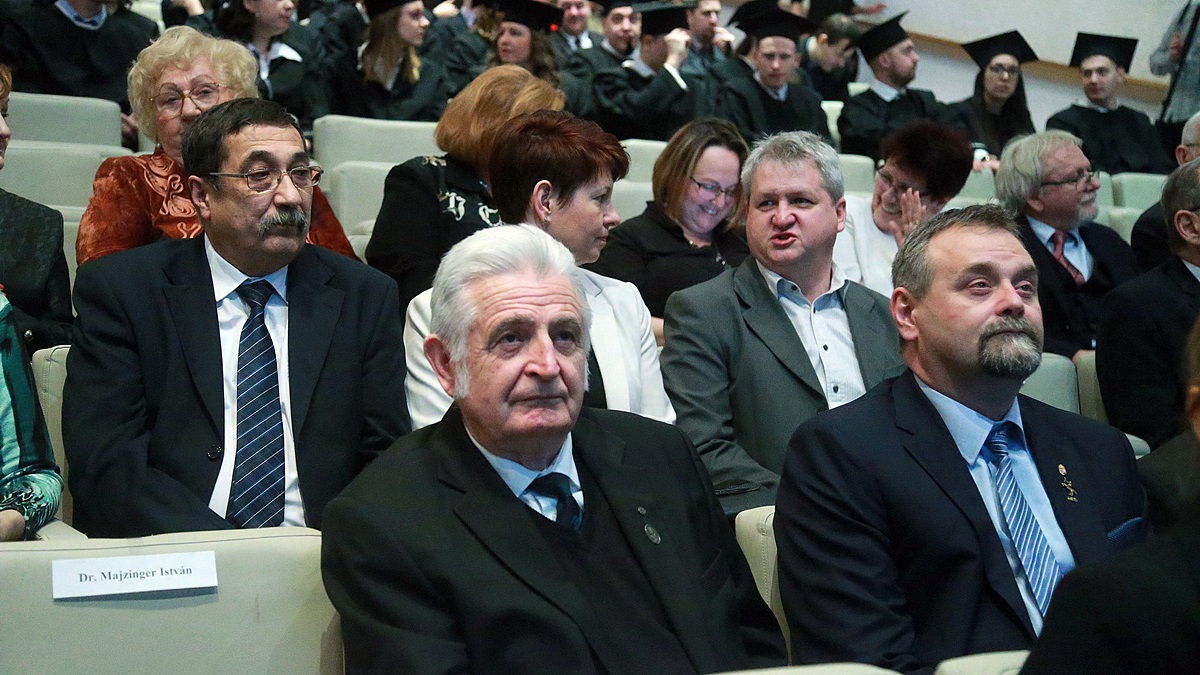 Átvették diplomáikat a Mezőgazdasági Kar végzősei 2
