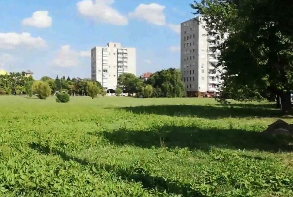 Betonba öntheti a város a Hódtó zöldudvarát 4