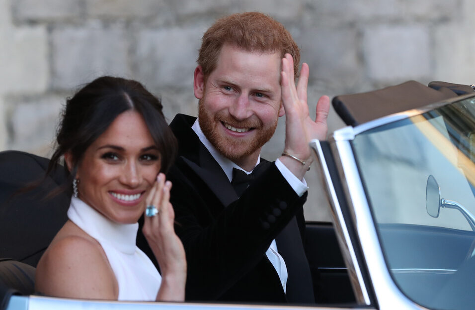 Harry herceg és Meghan hercegnő lemond királyi titulusáról és nem vesz részt a királyi család munkájában