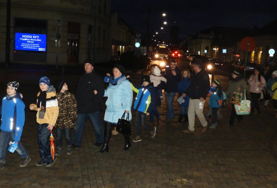 Lampionos felvonulással adott hálát a Szőnyi az elmúlt évekért (fotók) 4