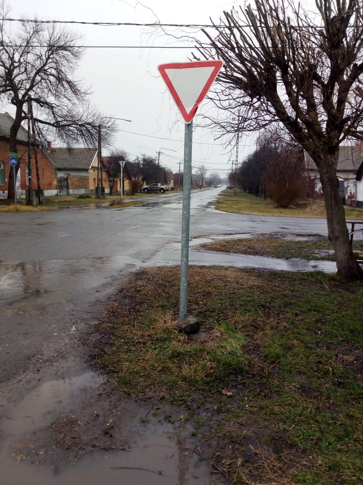 „Erőre kapott” az újvárosi tábla 1