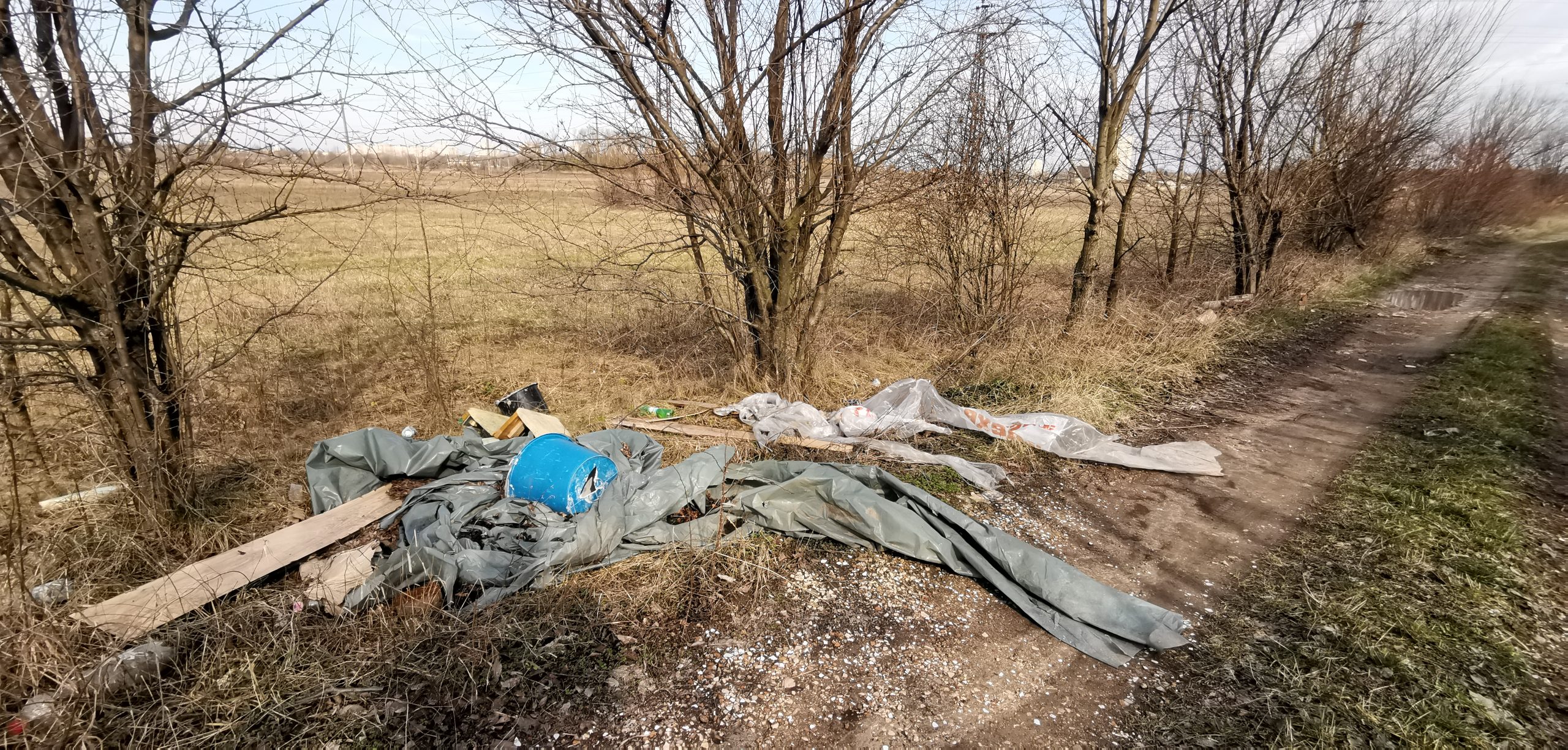 Panaszláda: szeméthalmok a déli elkerülő mellett 2